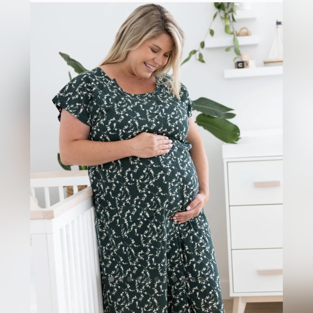Universal Labor & Delivery Gown 1x/2x - brand new